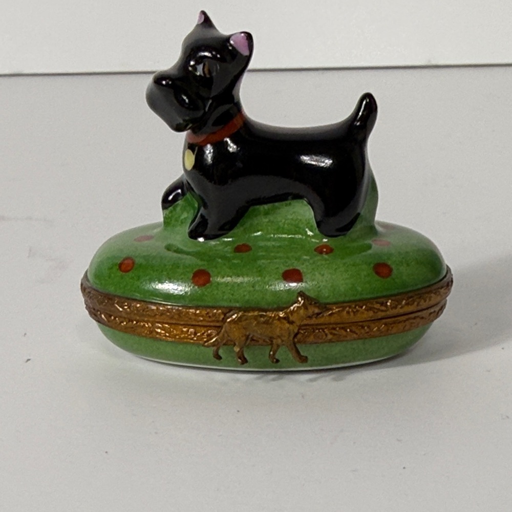 Limoges Black‎ Scottie Dog Trinket Box on Green Cushion